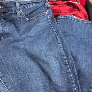 Levi’s 314 Shaping Straight